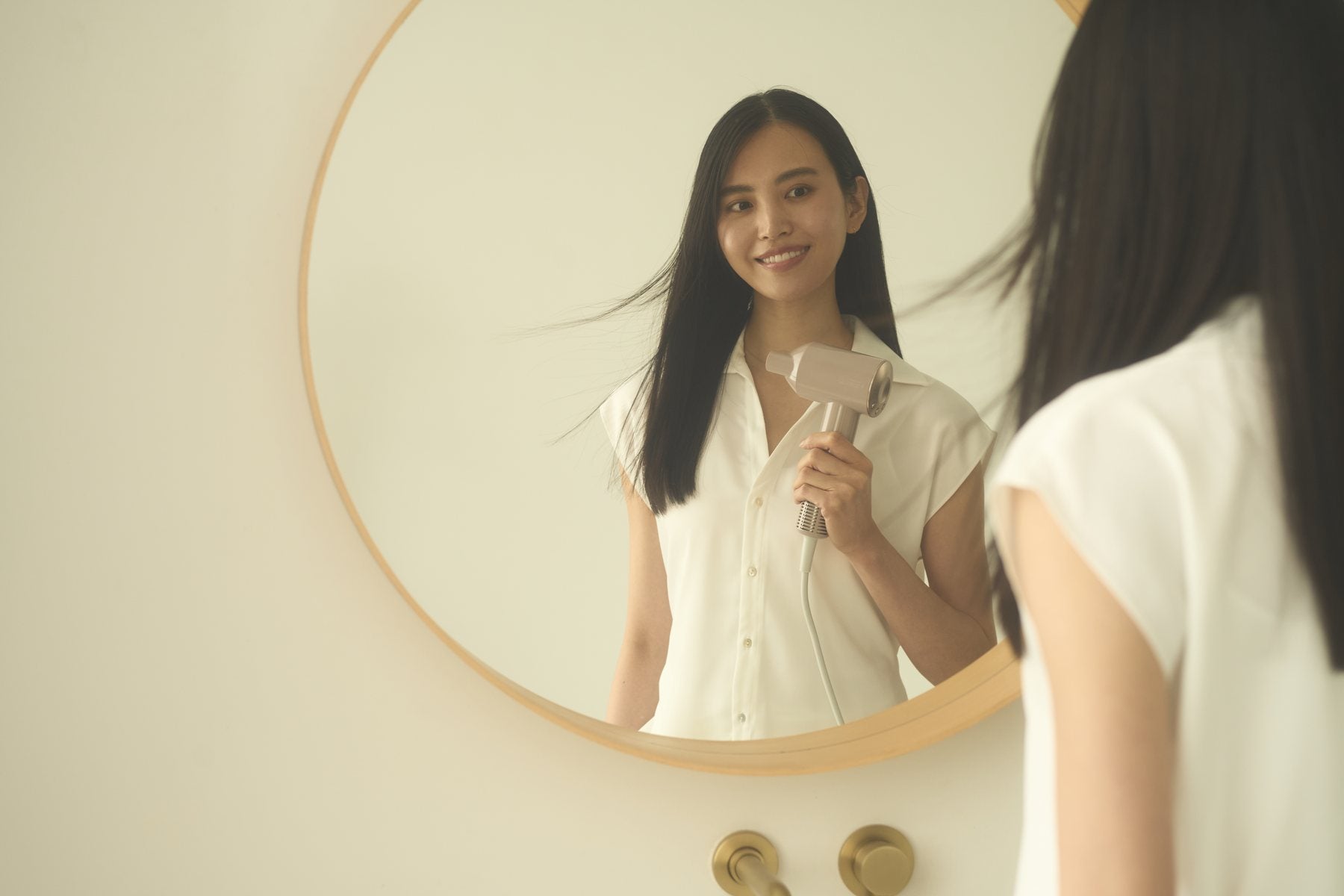 乾かしながら、肌も整える。ながら美容のすすめ。